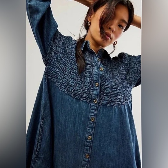 NWOT Free People Find me Now denim smocked should side pockets dress size XS - Picture 2 of 10